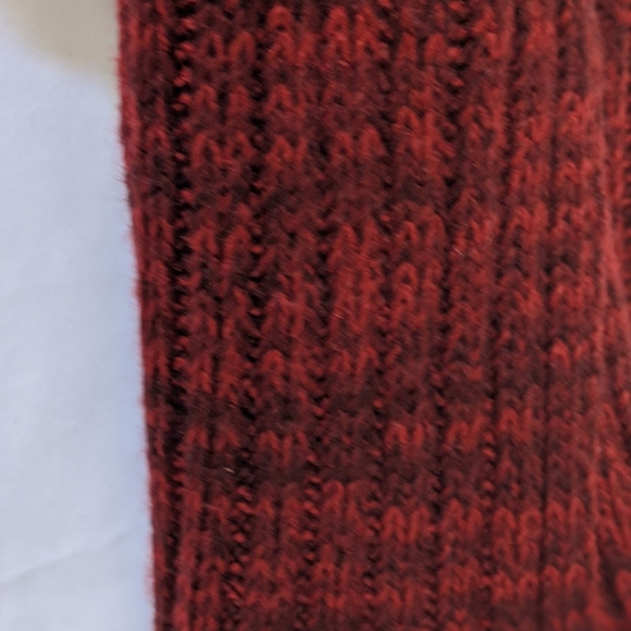 Plush Rouge scarf - Picture 4 of 5